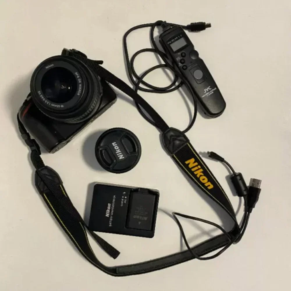 Nikon DSLR Camera D3200 Bundle With Two Lens, Timelapse Remote and More - Picture 1 of 12